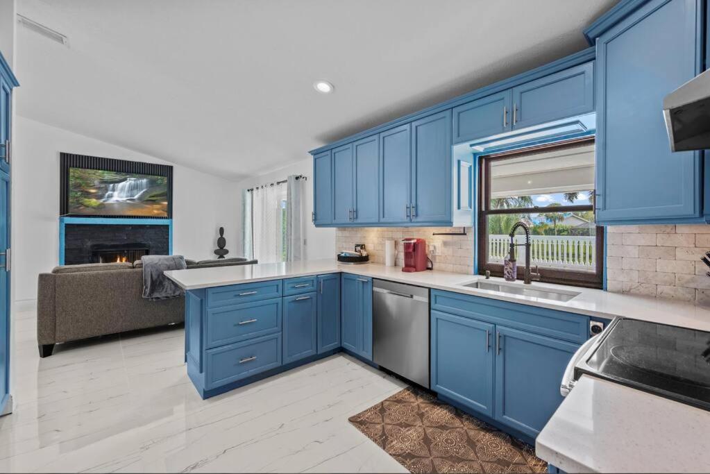 Luxurious Home Near West Palm Beach (Polo) image