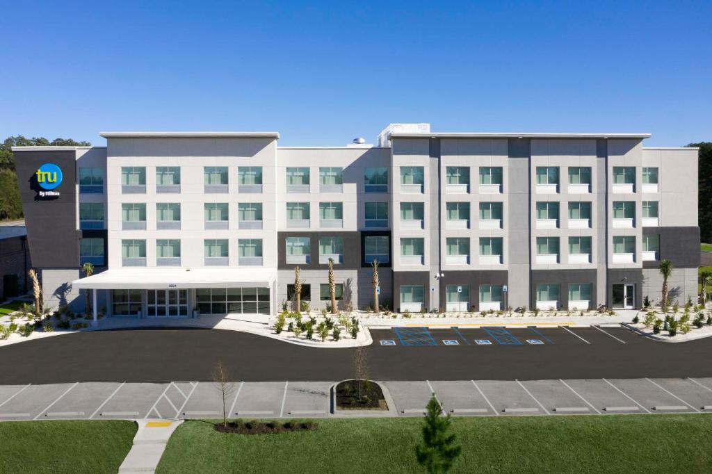 Tru by Hilton Beaufort, SC image