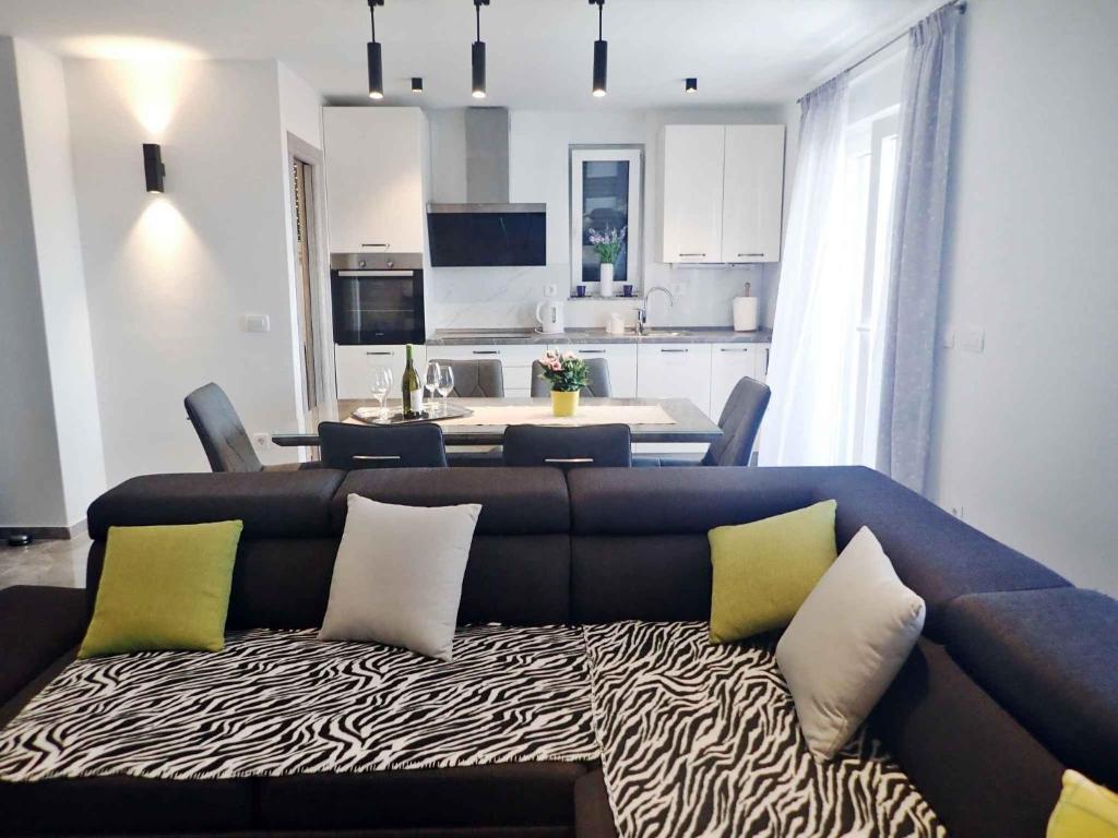Holiday home in Jasenice 40484 photo 2