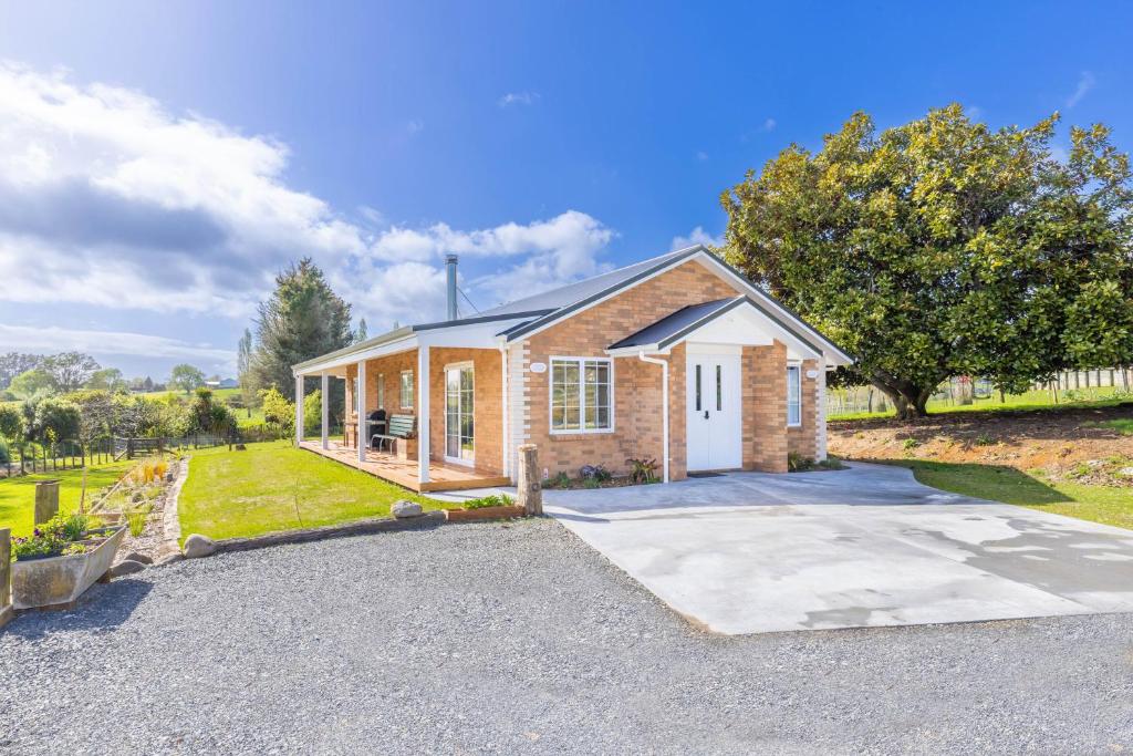 Magnolia Cottage Whatawhata photo 4