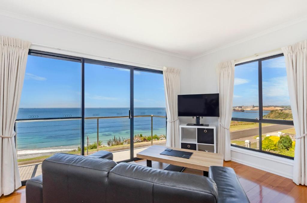 Clifftop Apartments Portland Vic photo 2