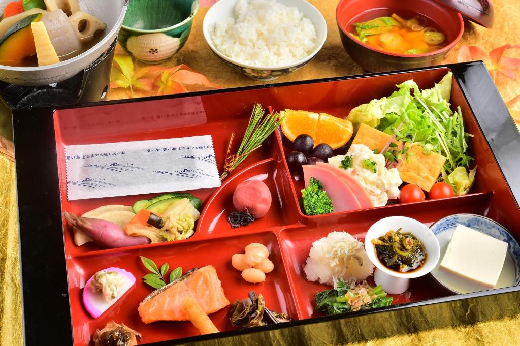 万葉茶寮みさか photo 1