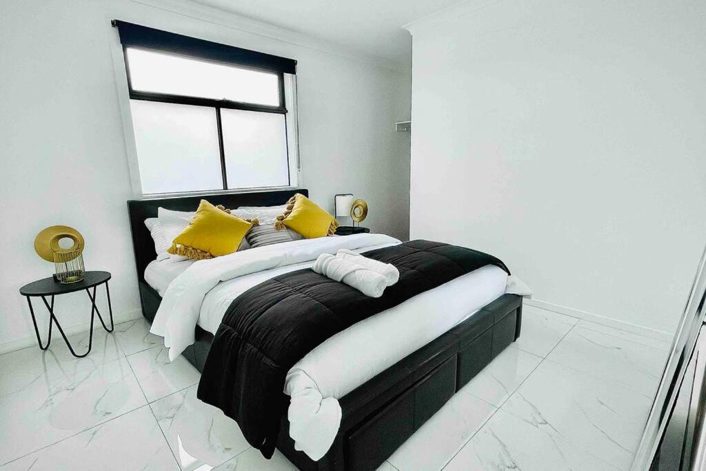 Luxury Entire Home for up to 16 People photo 2