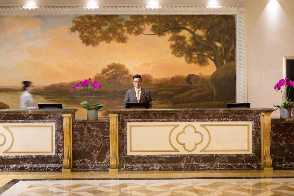 Crowne Plaza Ocean Spring Resort, an IHG Hotel
