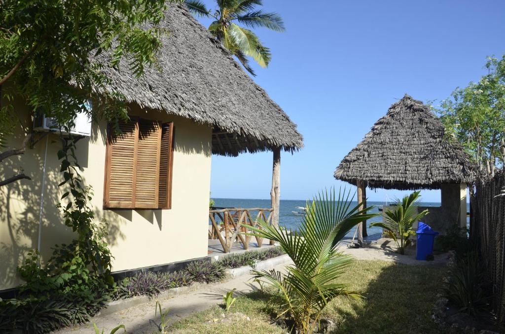 Lui Ushongo Beach House photo 2