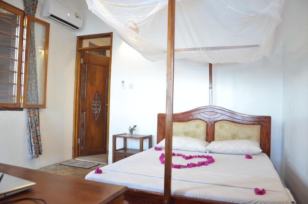 Lui Ushongo Beach House photo 3