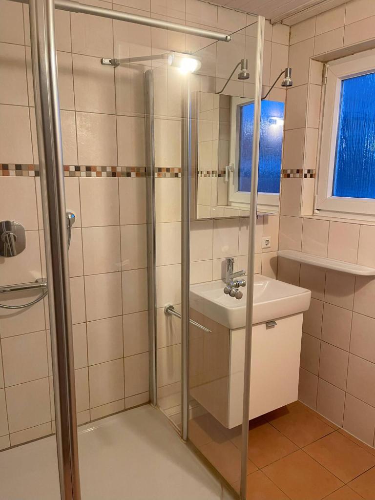 Unterkunft Heidenheim - kostenfreie Parkplätze, WLAN, eigene Küche, große Zimmer photo 3