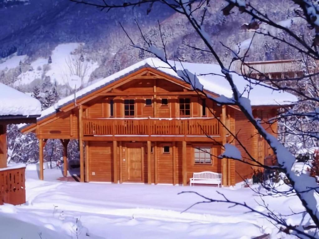 A spacious tastefully furnished chalet with sauna