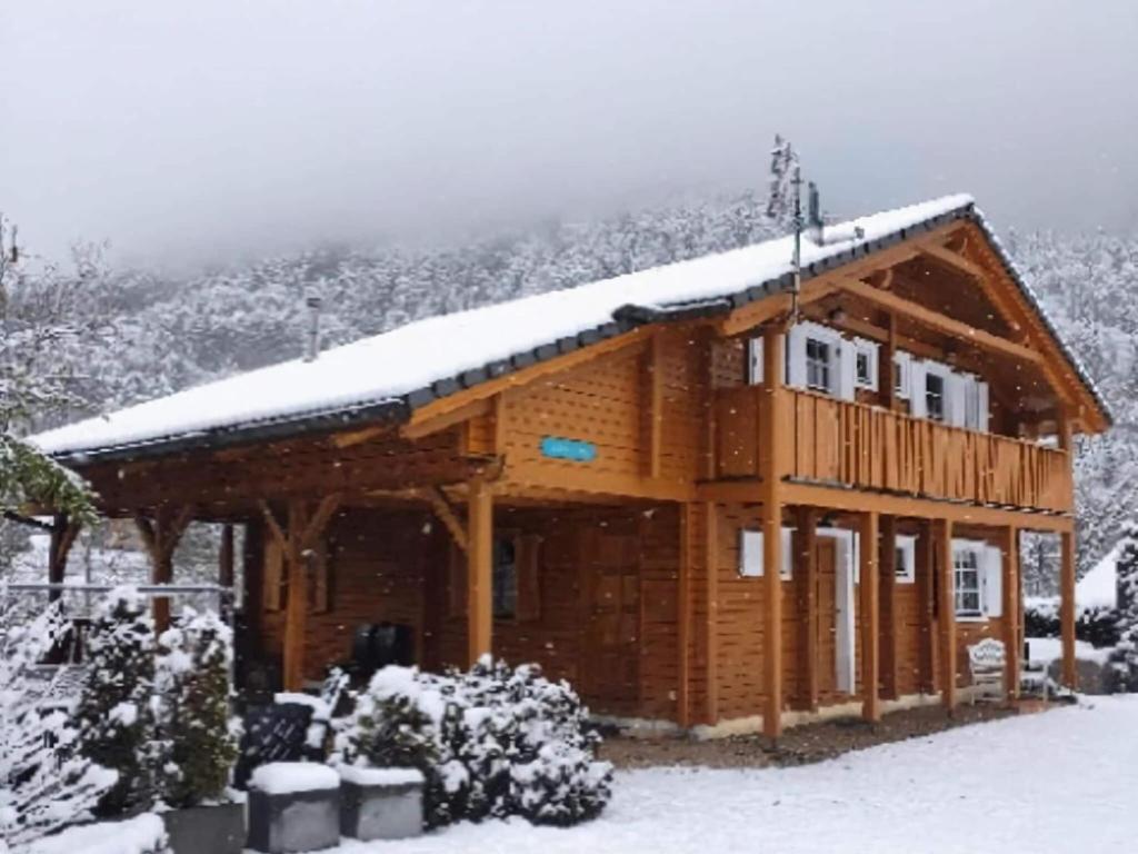 A spacious tastefully furnished chalet with sauna photo 1
