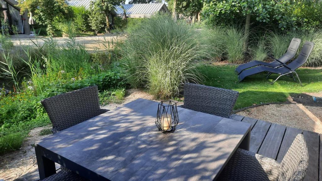Ferienhaus Holland Beachhouse, modern eingerichtet, in schöner Lage am Veluwemeer, inklusive Garten, Terrasse am Wasser, Parkplatz und WLAN photo 2