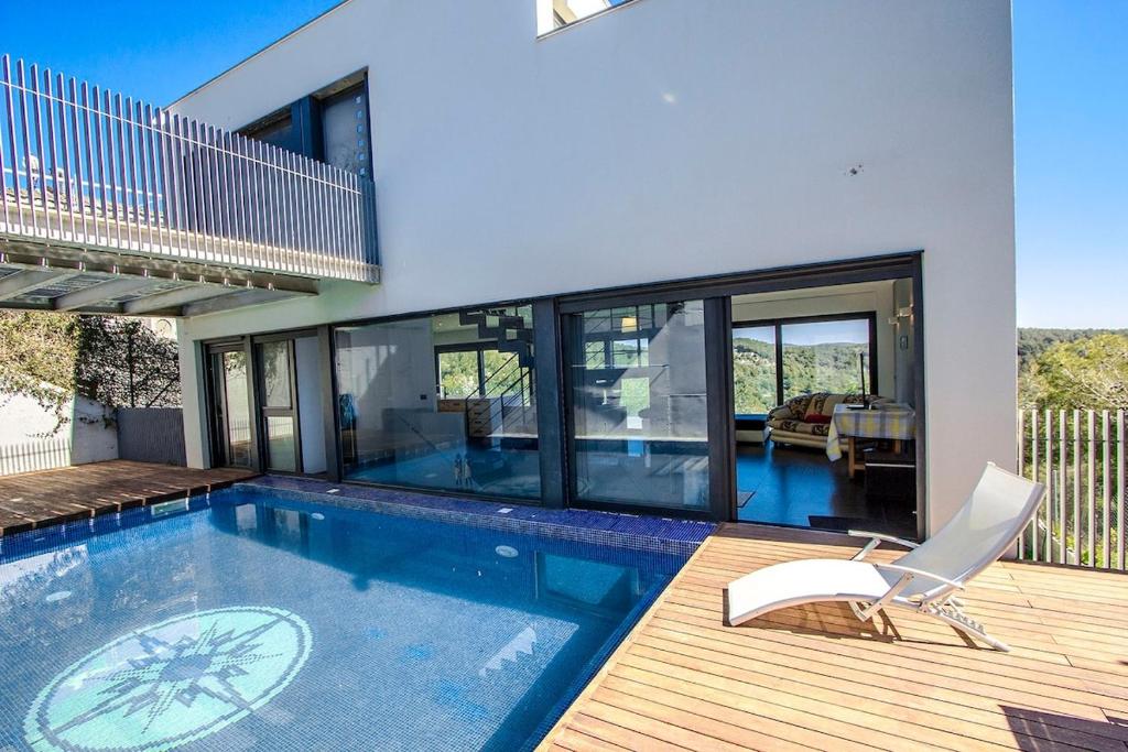 Catalunya Casas Modern Hilltop Haven with private pool 7km to beach photo 1