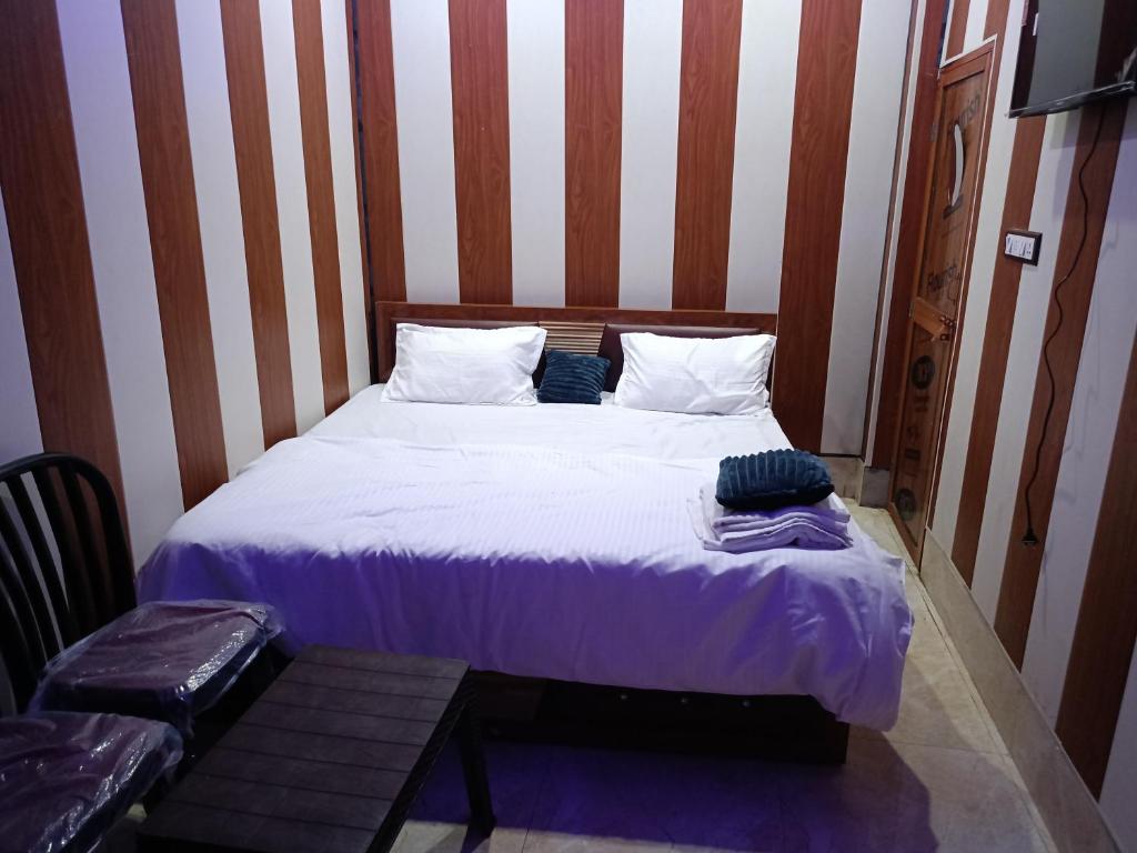 Shree Ayodhya Darshan Palace
