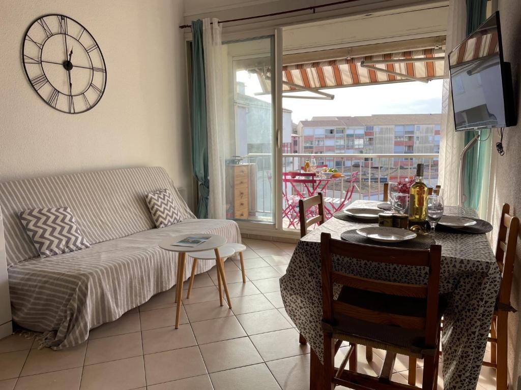 Apartment Les Saladelles-4 by Interhome