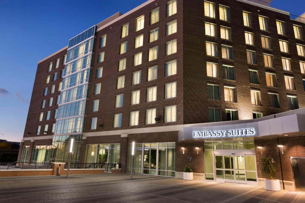 Embassy Suites by Hilton Greenville Downtown Riverplace photo 2