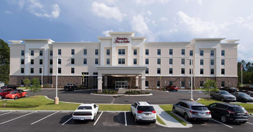 Hampton Inn & Suites Fayetteville image