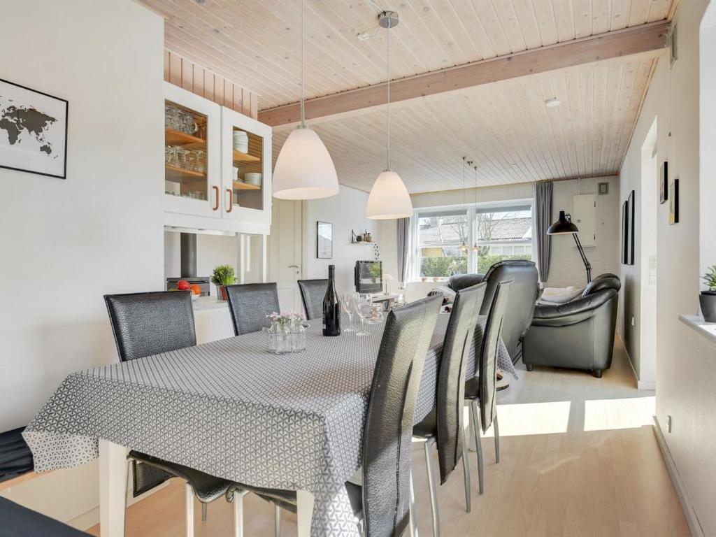 Holiday Home Skak - 100m from the sea in SE Jutland by Interhome photo 4