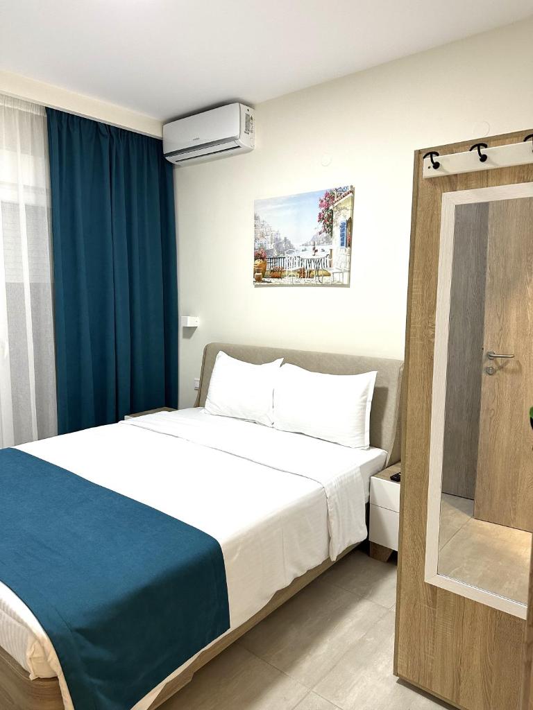 Navarino Luxe Suites with Sea View photo 4