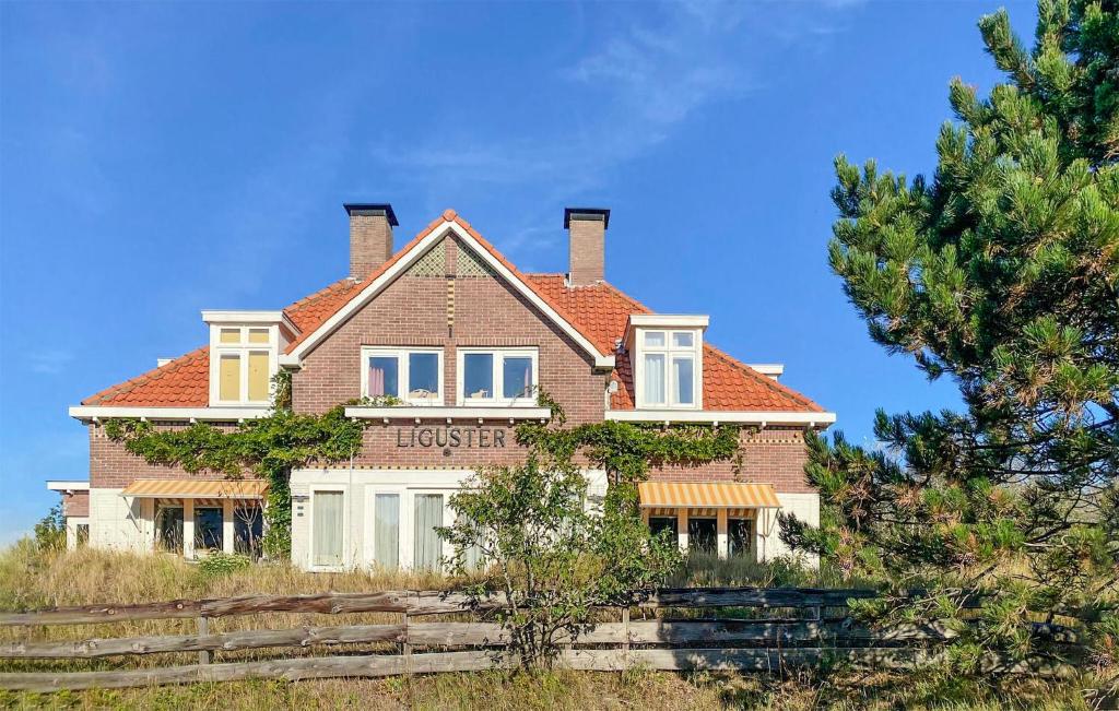 Cozy Home In Noordwijk Aan Zee With Kitchen