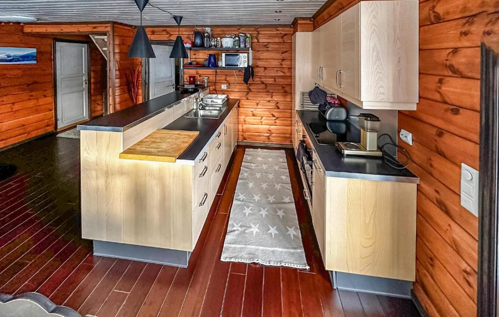 4 Bedroom Beautiful Home In Rysstad photo 4