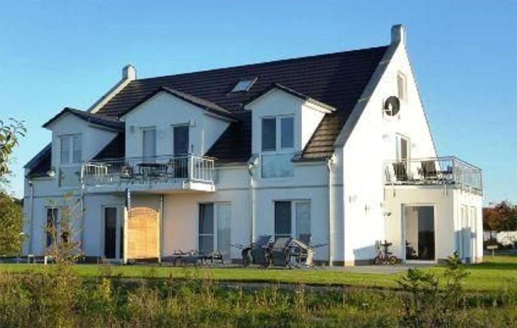 Beautiful Apartment In Ghren-lebbin With House A Panoramic View