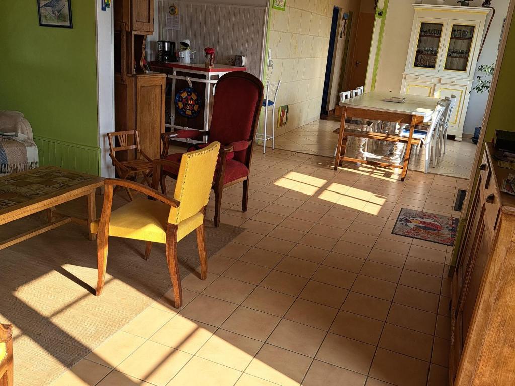 Gîte Ruillé-sur-Loir, 4 pièces, 8 personnes - FR-1-410-134