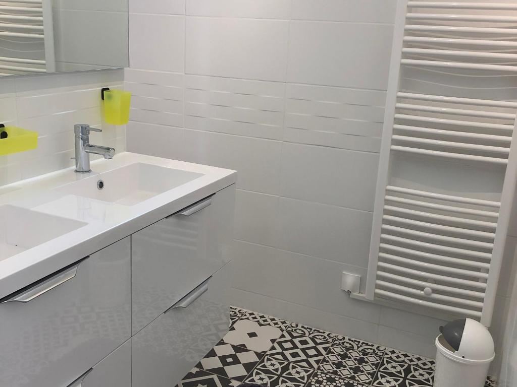Gîte Moncé-en-Belin, 4 pièces, 6 personnes - FR-1-410-261 photo 4