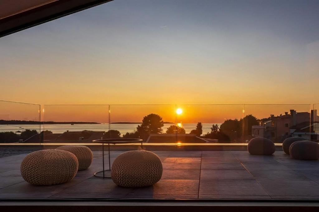 Villa A in Fažana for 8 plus 2 persons with infinity pool only 100 meters from the sea photo 2