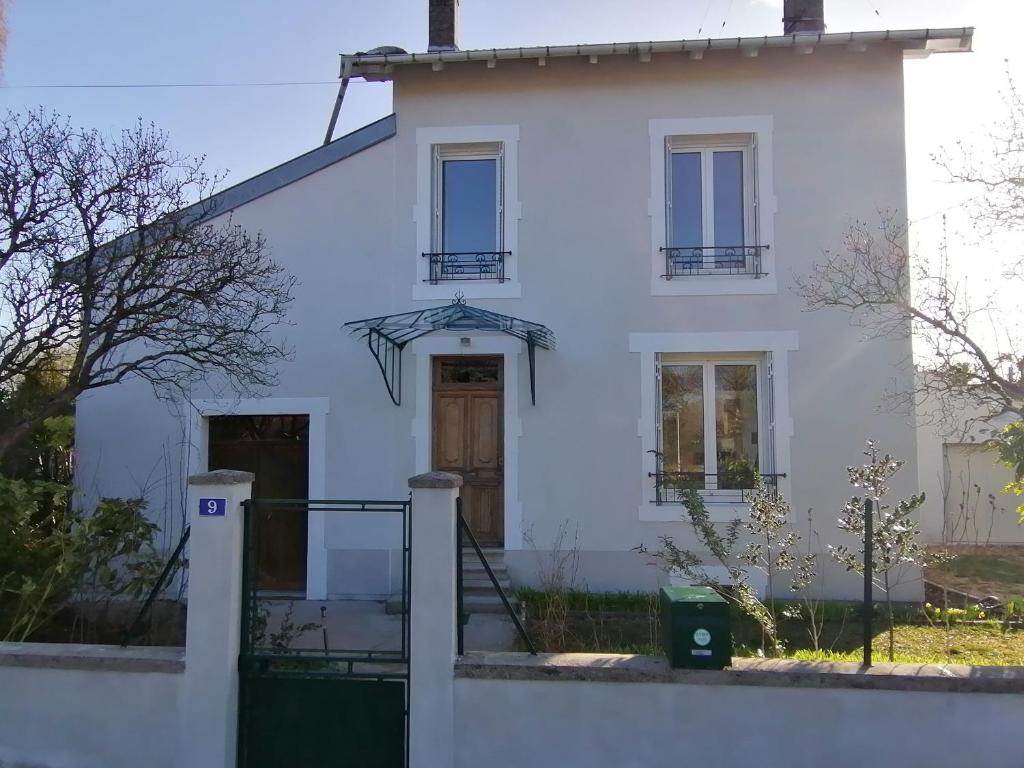 Gîte Virecourt, 4 pièces, 5 personnes - FR-1-584-46 photo 2