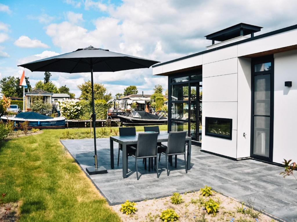 Holiday Home MarinaPark Nieuw Loosdrecht-3 by Interhome photo 1