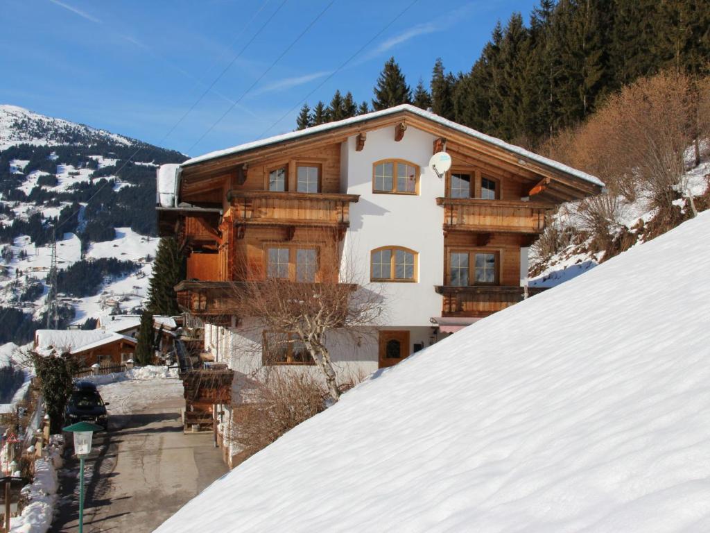 Apartment Alpin-2 by Interhome