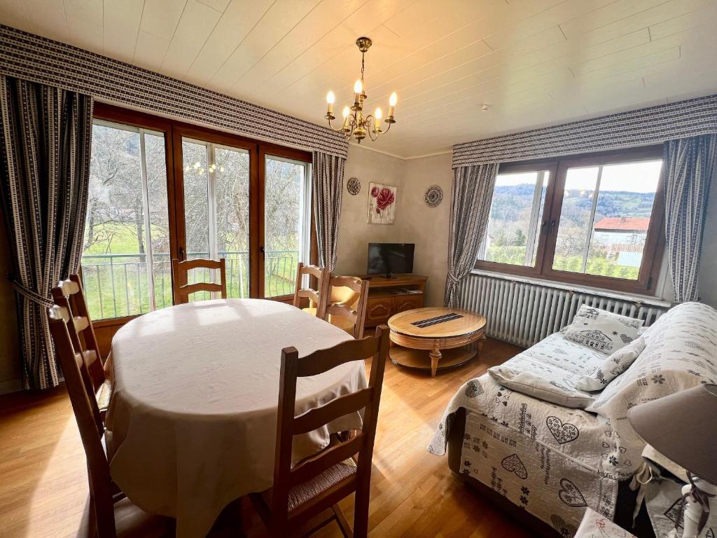 Gîte Saulxures-sur-Moselotte, 4 pièces, 6 personnes - FR-1-589-145