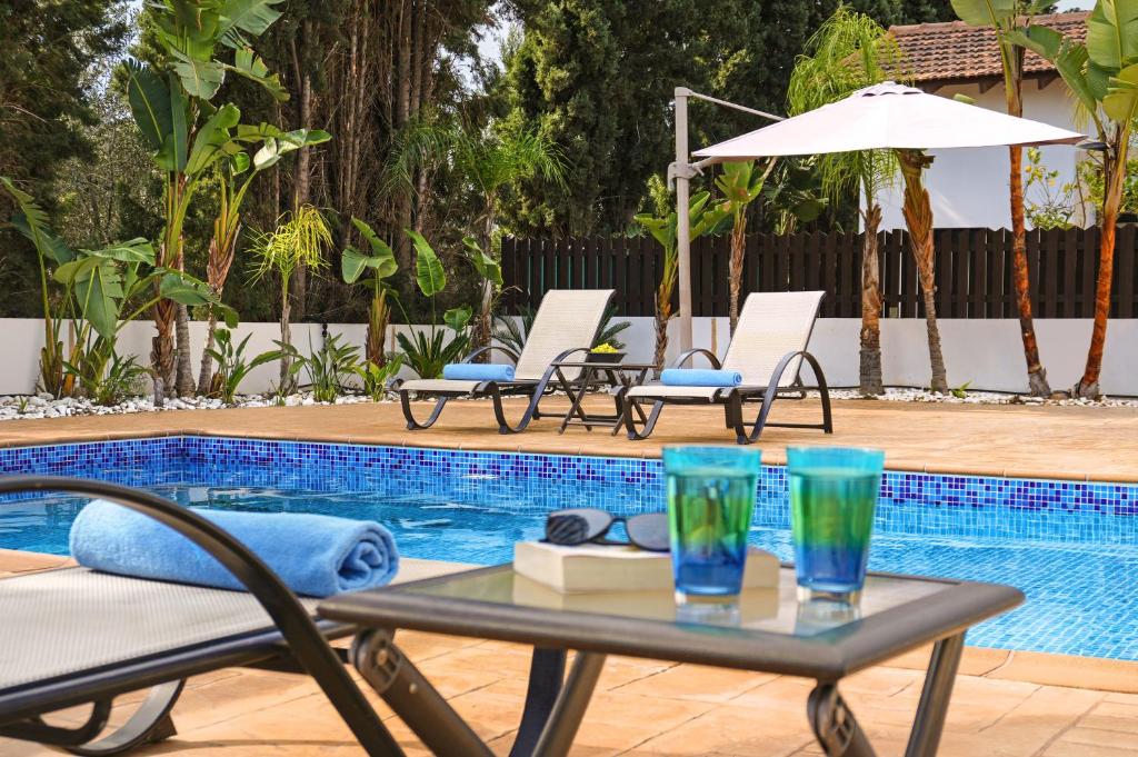Villa Lara - 3bed Bangalow with Large Pool photo 4
