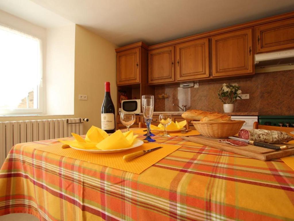 Gîte Saint-Georges-Lagricol, 4 pièces, 6 personnes - FR-1-582-232 photo 1