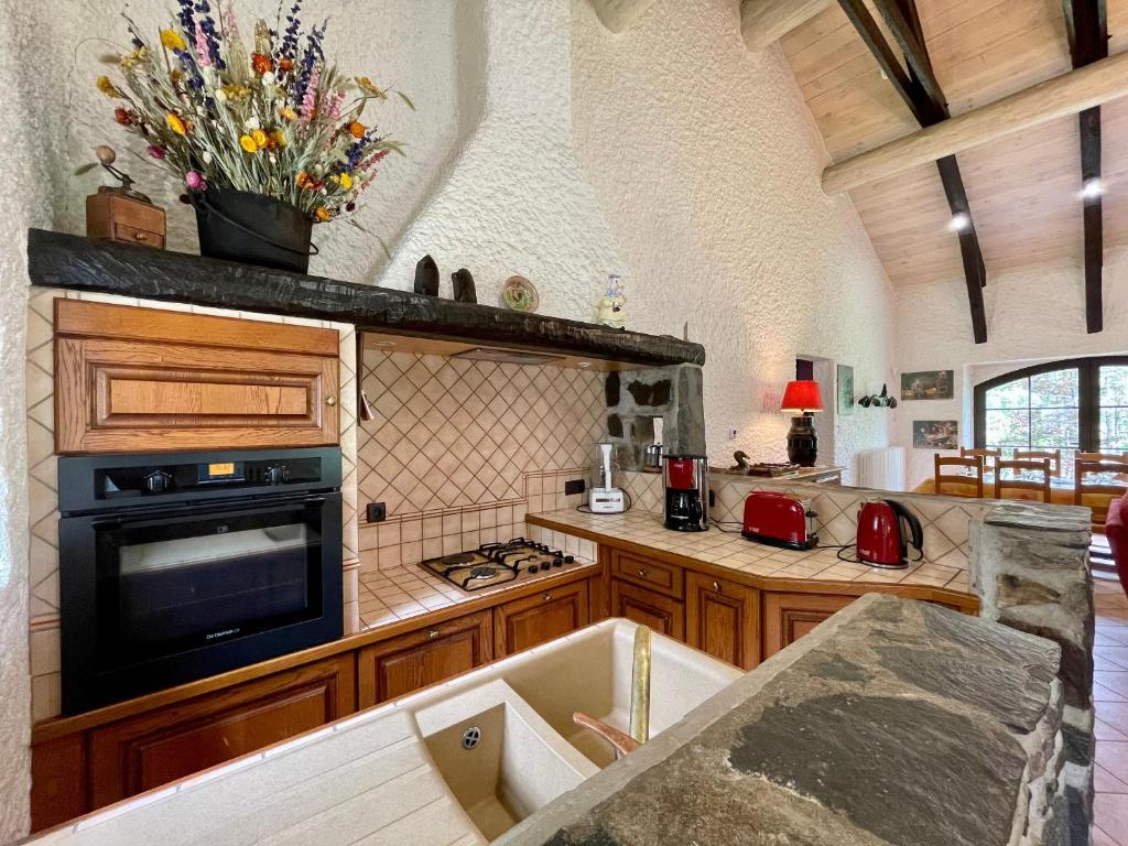 Gîte Queyrières, 5 pièces, 8 personnes - FR-1-582-285 photo 3