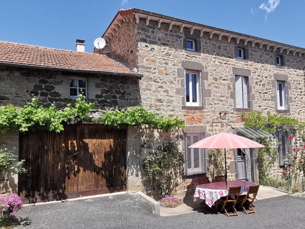 Gîte Saint-Just-prés-Brioude, 5 pièces, 7 personnes - FR-1-582-314 photo 1
