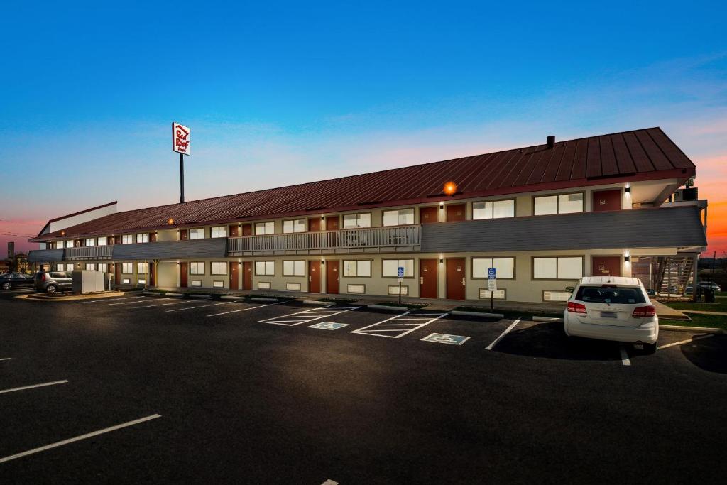 Red Roof Inn Chattanooga Airport photo 2