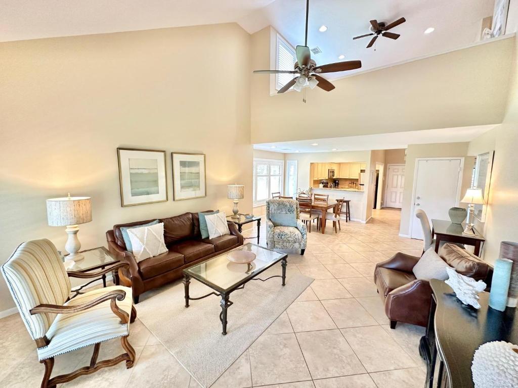 5073 Beachwalk image
