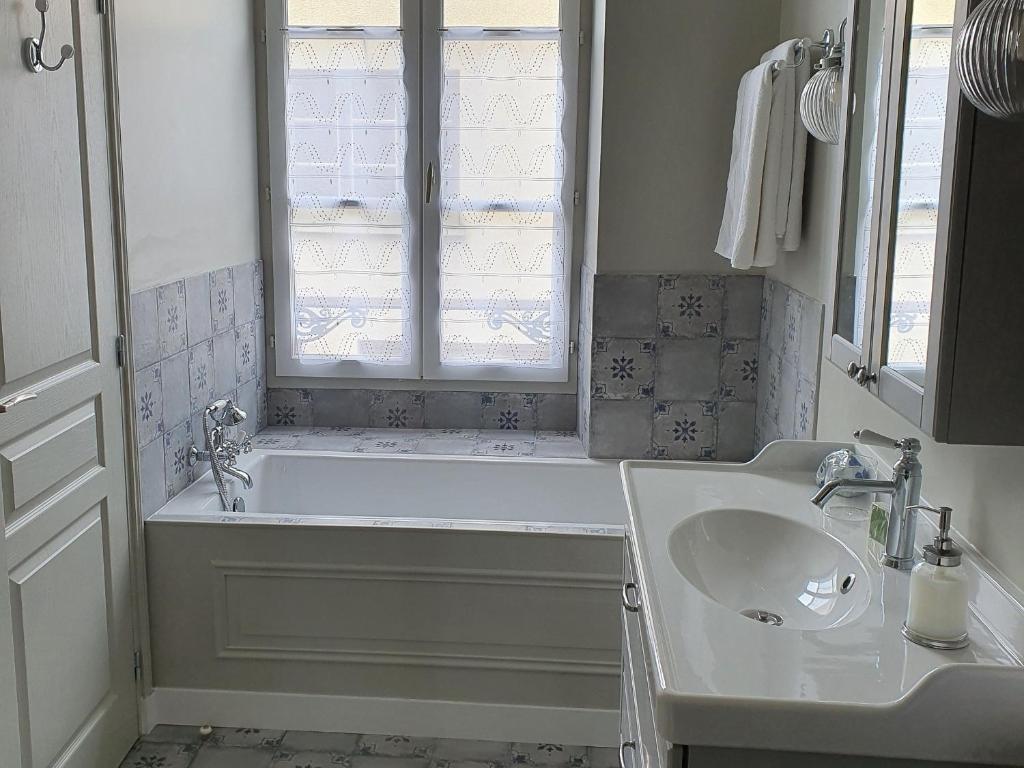 Gîte Beaulieu-sur-Loire, 6 pièces, 10 personnes - FR-1-590-240 photo 4