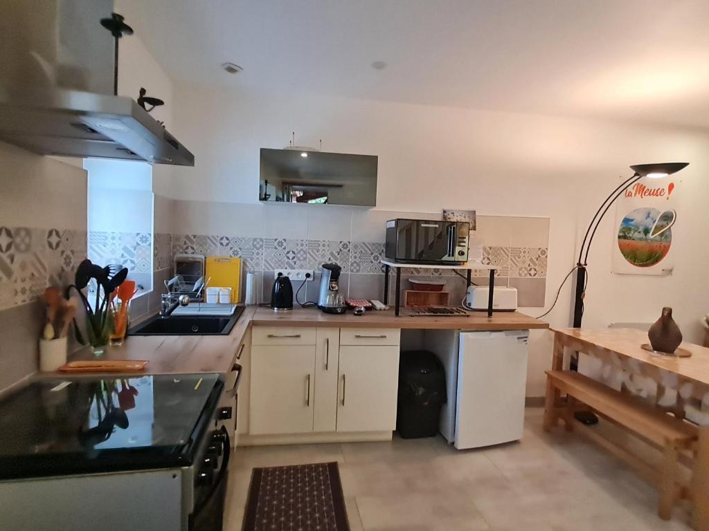 Gîte Buxières-sous-les-Côtes, 2 pièces, 4 personnes - FR-1-585-90 photo 2