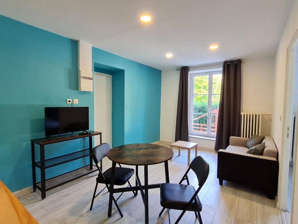 Appartement Lacroix-sur-Meuse, 2 pièces, 2 personnes - FR-1-585-91