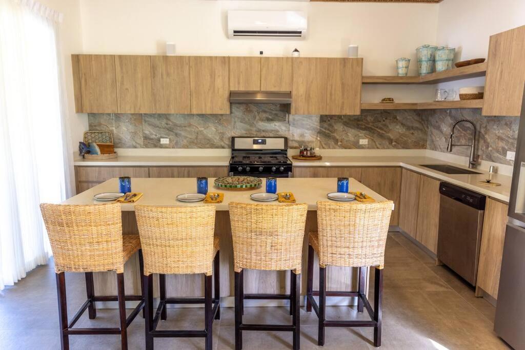 Casa Grande Espiritu steps to PG beach 5 BR, 7 beds photo 4