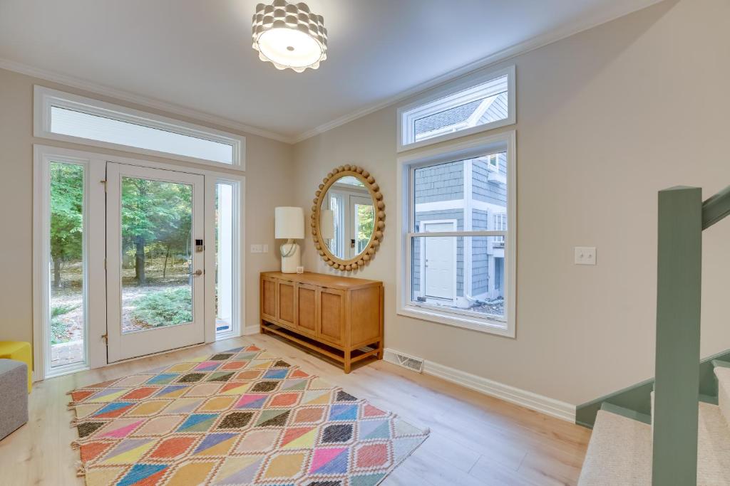 Spacious Cottage on Lake Michigan Stunning Views! photo 3