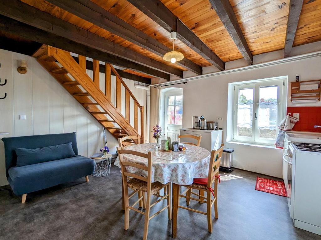 Gîte Polignac, 2 pièces, 2 personnes - FR-1-582-382 photo 1