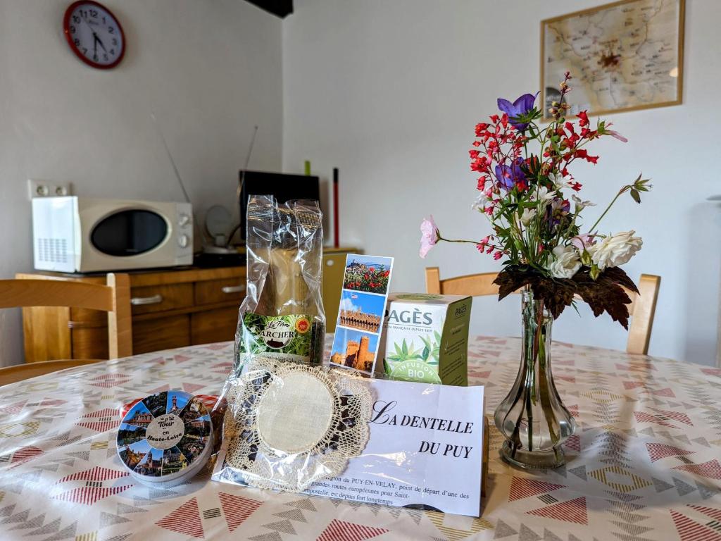 Gîte Polignac, 2 pièces, 2 personnes - FR-1-582-382 photo 2