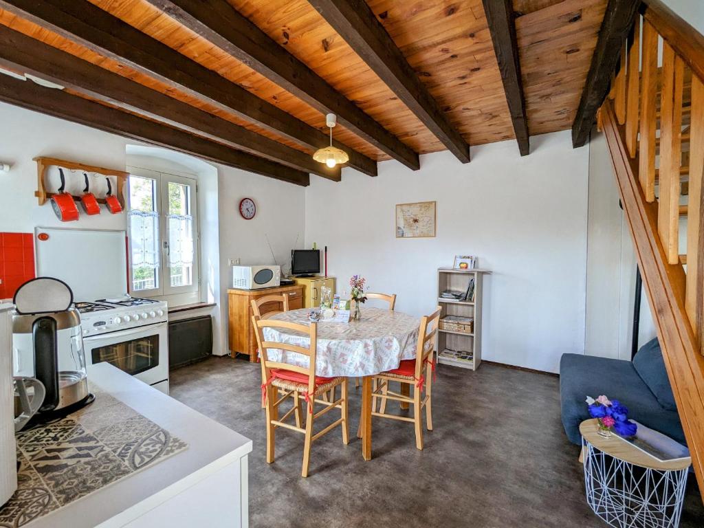 Gîte Polignac, 2 pièces, 2 personnes - FR-1-582-382 photo 3