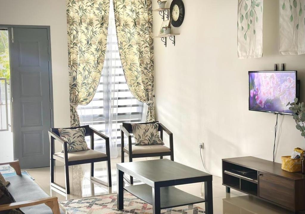 Pekan Modern Style Home w Wi-Fi Netflix photo 3