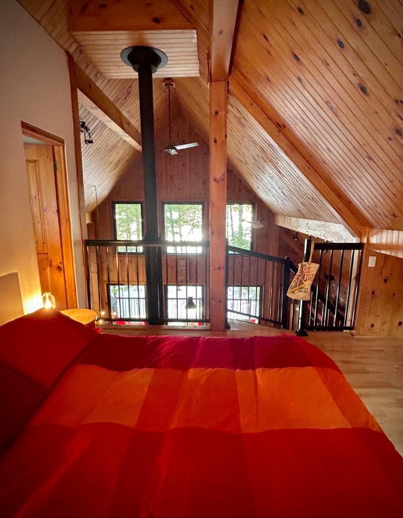 Waterfront Chalet Serendipity Hideaway - Cachette Sérendipité - Swim SUPs BBQ Relax w Wifi photo 2