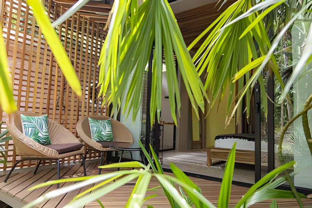 Caribbean Courtyard Villas - 4 villas Piscina photo 2