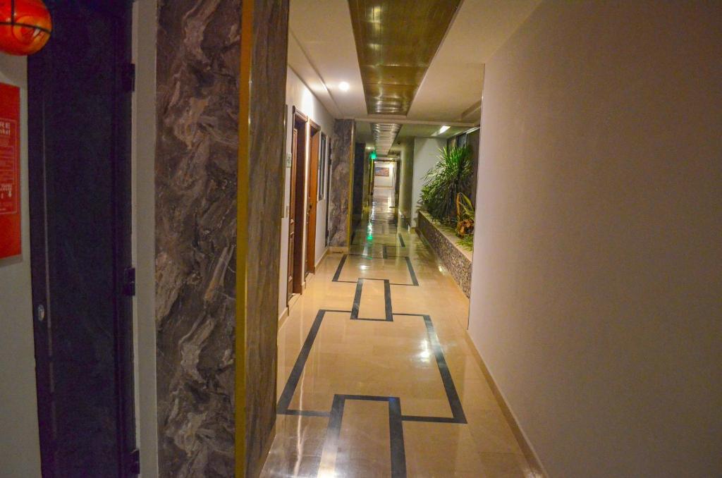 Landmark III High Rated Apartment photo 2