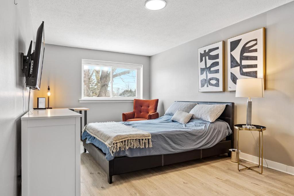 14 minutes from downtown, Luxury home in Nepean photo 3